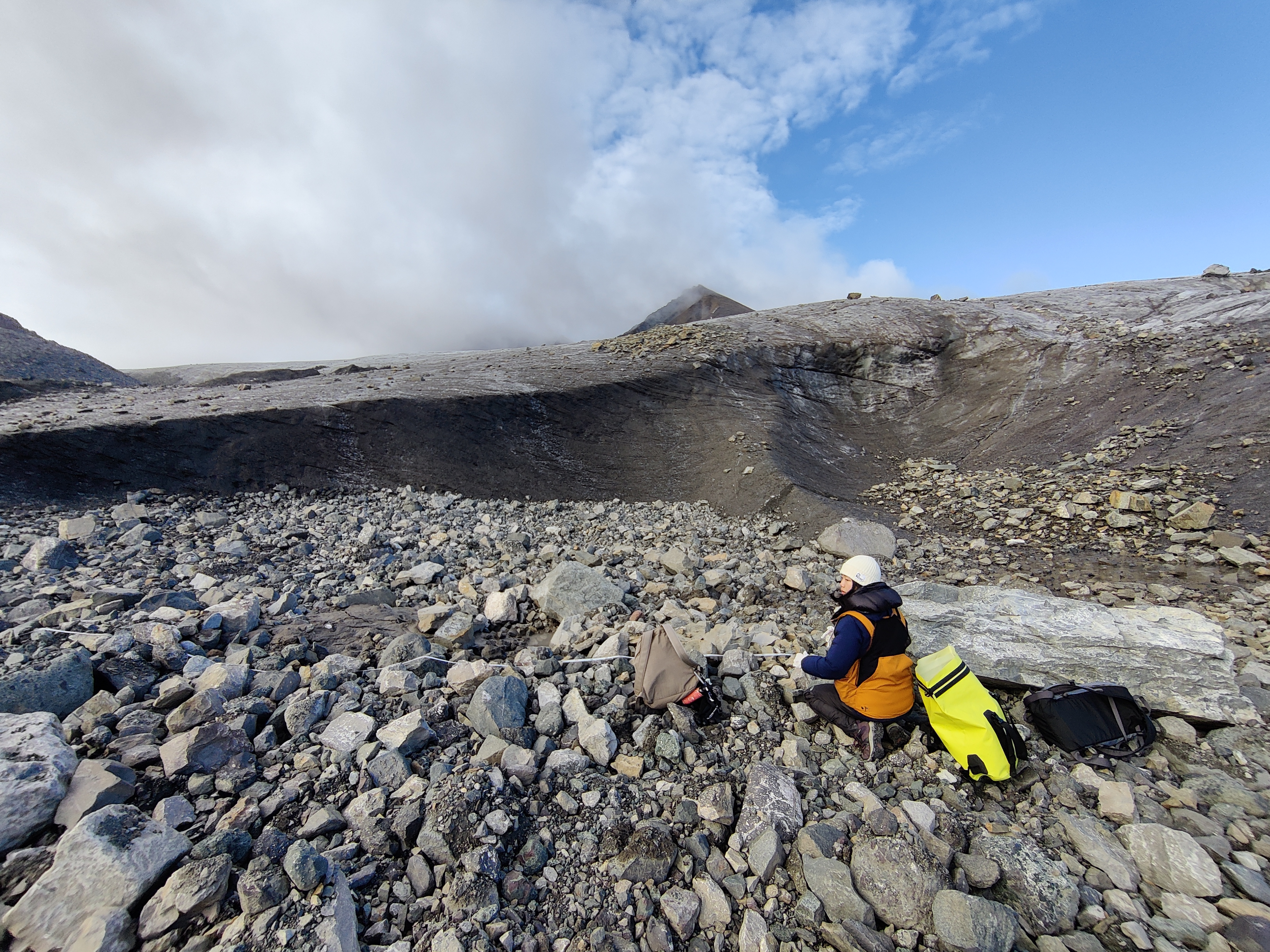 Field sampling in the Canadian High Arctic